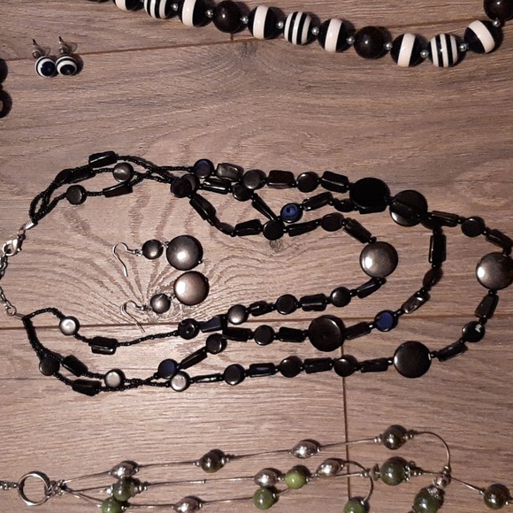 Costume jewelry bundle lot #4 - Picture 4 of 12